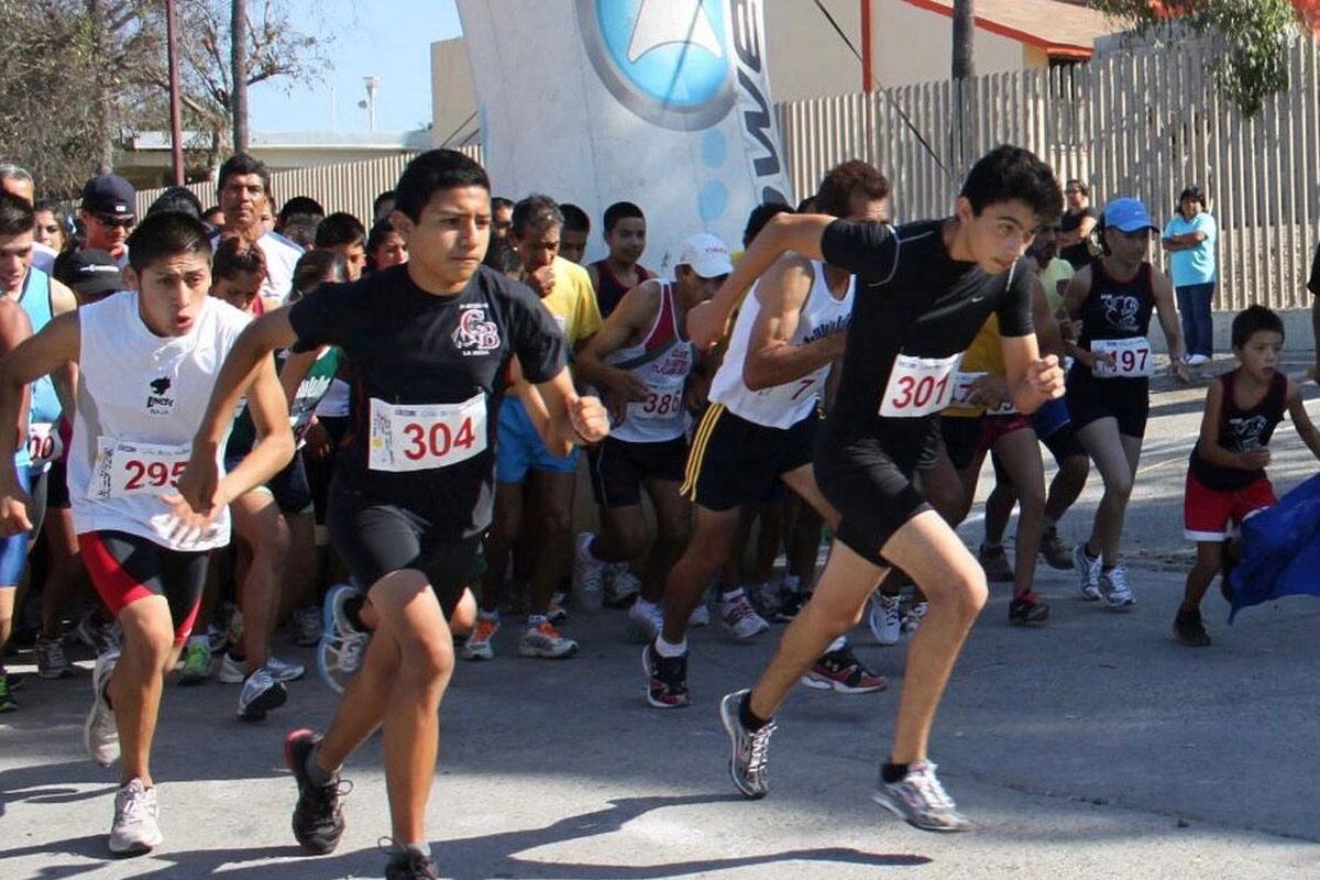 Secundaria Abraham Lincoln de Rosarito organiza carrera por el Día del Estudiante
