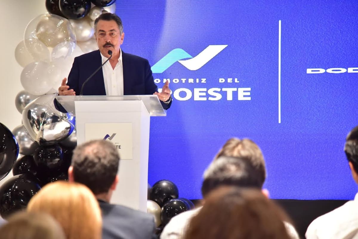 Preside Javier Lamarque apertura de nueva agencia automotriz