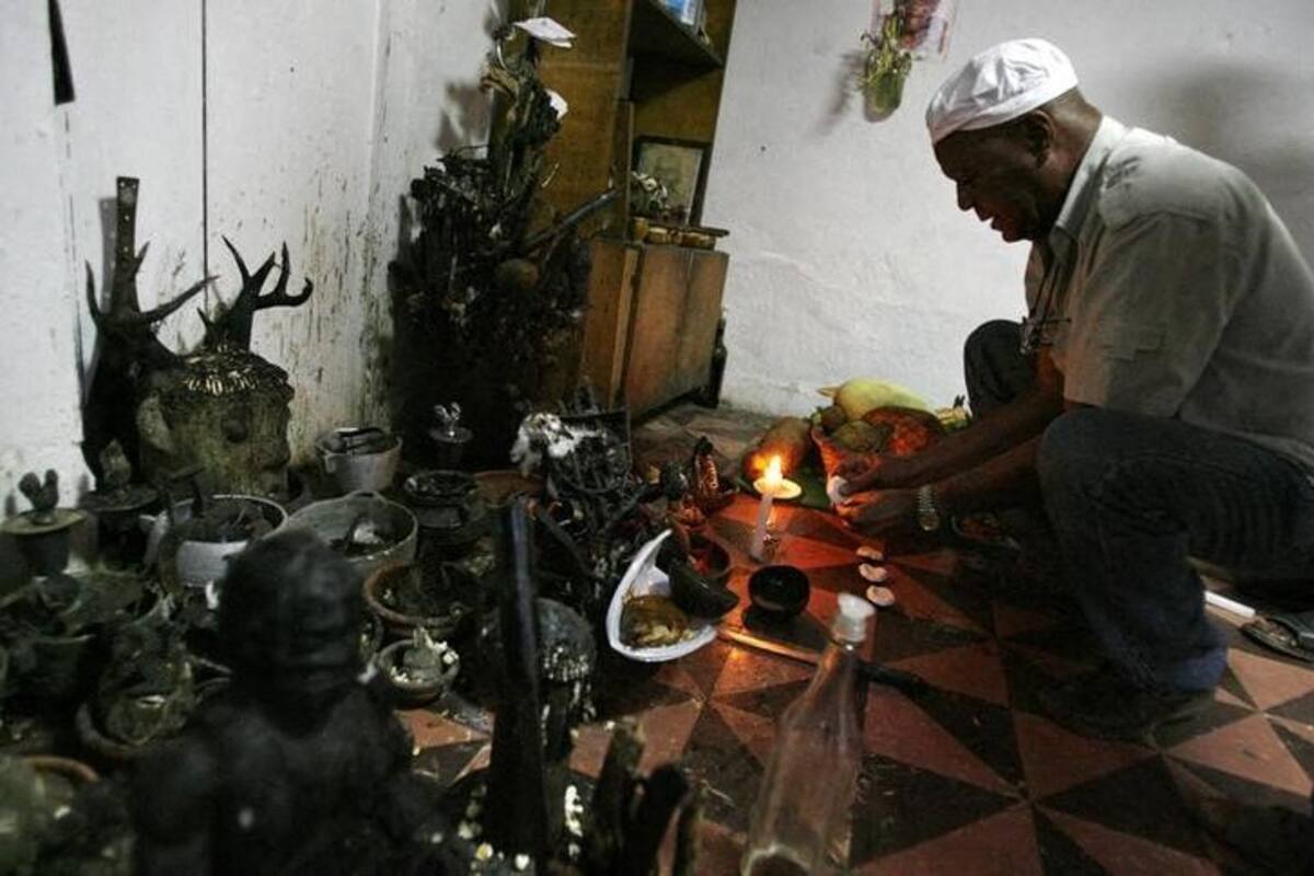 “Letra del Año”: Santeros cubanos prevén enfermedades y complots en 2022