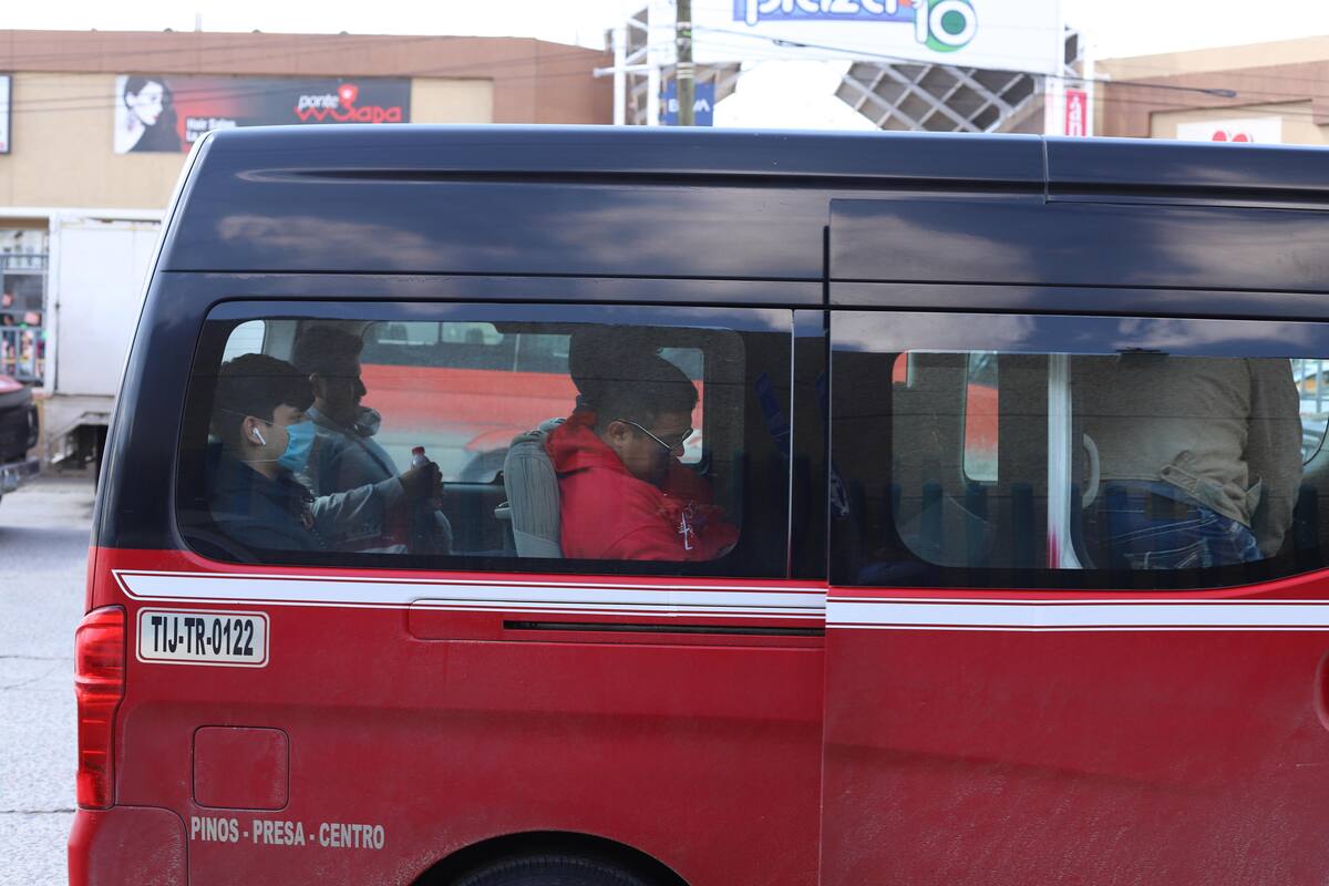Expide Estado permisos de transporte público
