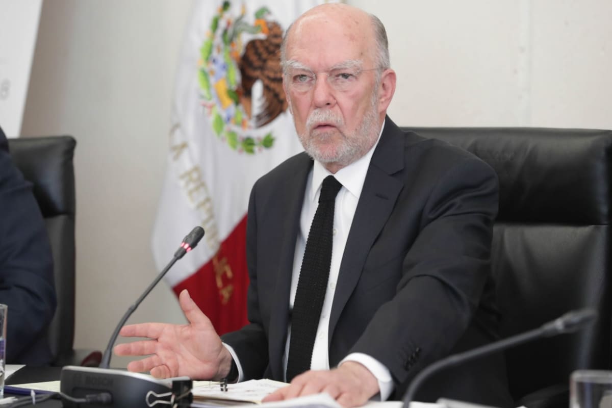 Debate sobre gastos y pensiones en México: Comparan mantenimiento de Palacio Nacional con beneficios vitalicios del Poder Judicial