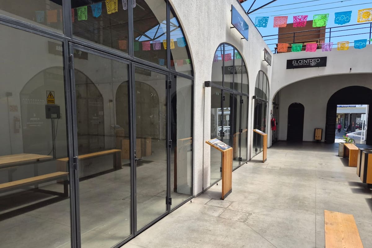 Mercado Municipal Gastélum opera con solo nueve locales; buscan cambiar concesiones por arrendamientos