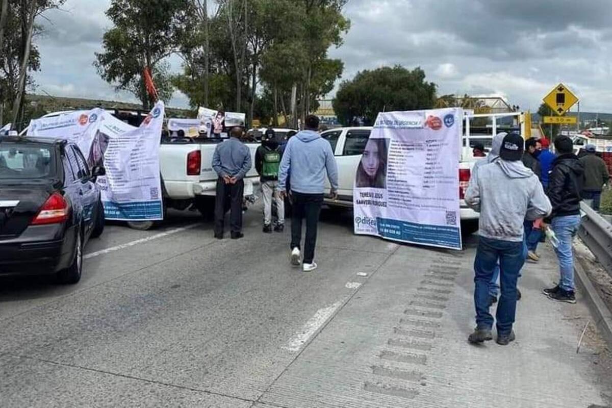 Manifestantes hicieron bloqueo total en la autopista México-Querétaro