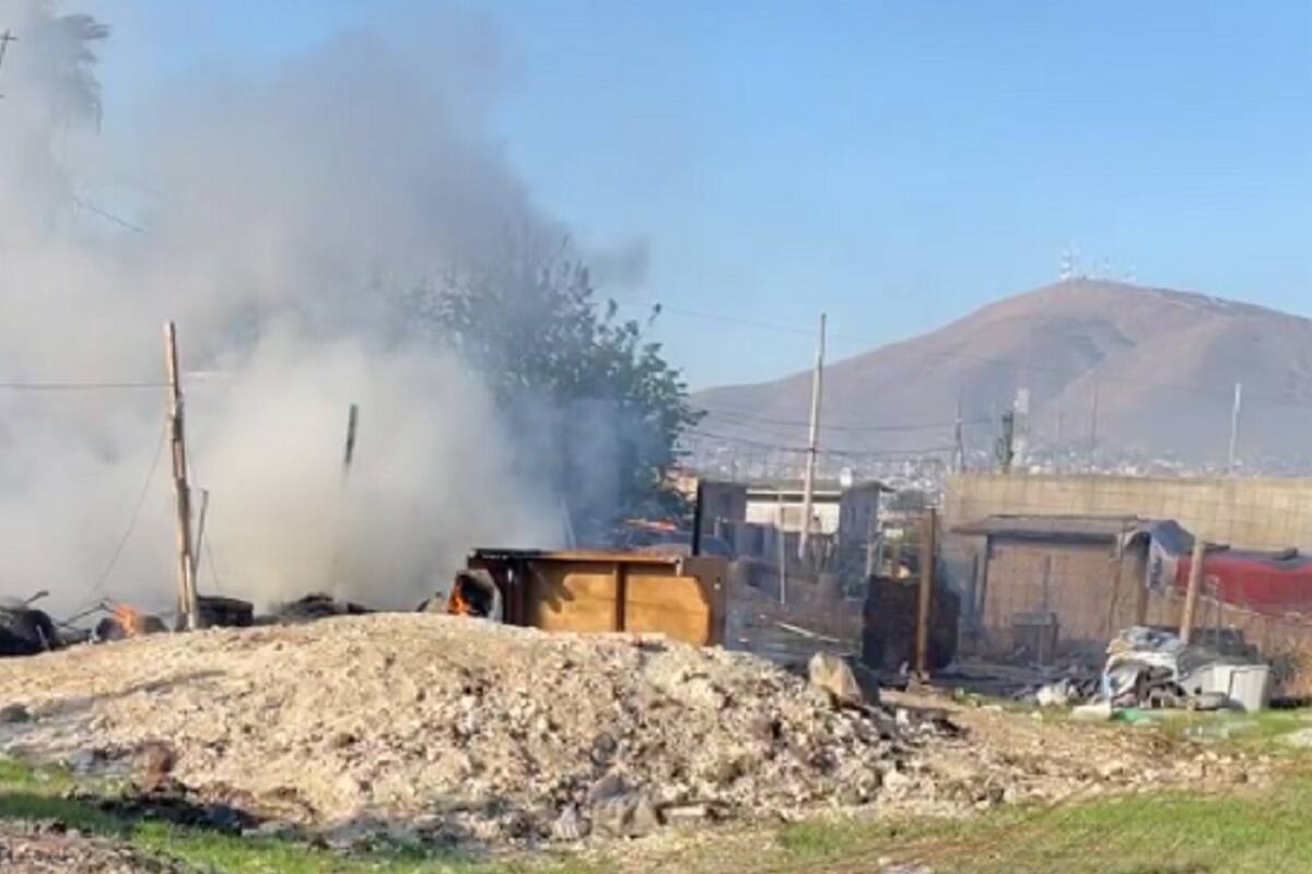 Incendio consume una casa en el Ejido Francisco Villa