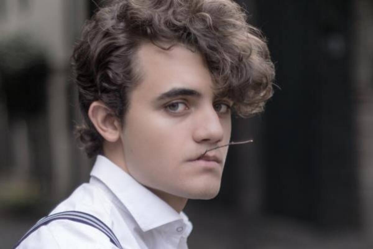 El hijo del presidente se refugia en drogas y alcohol en telenovela