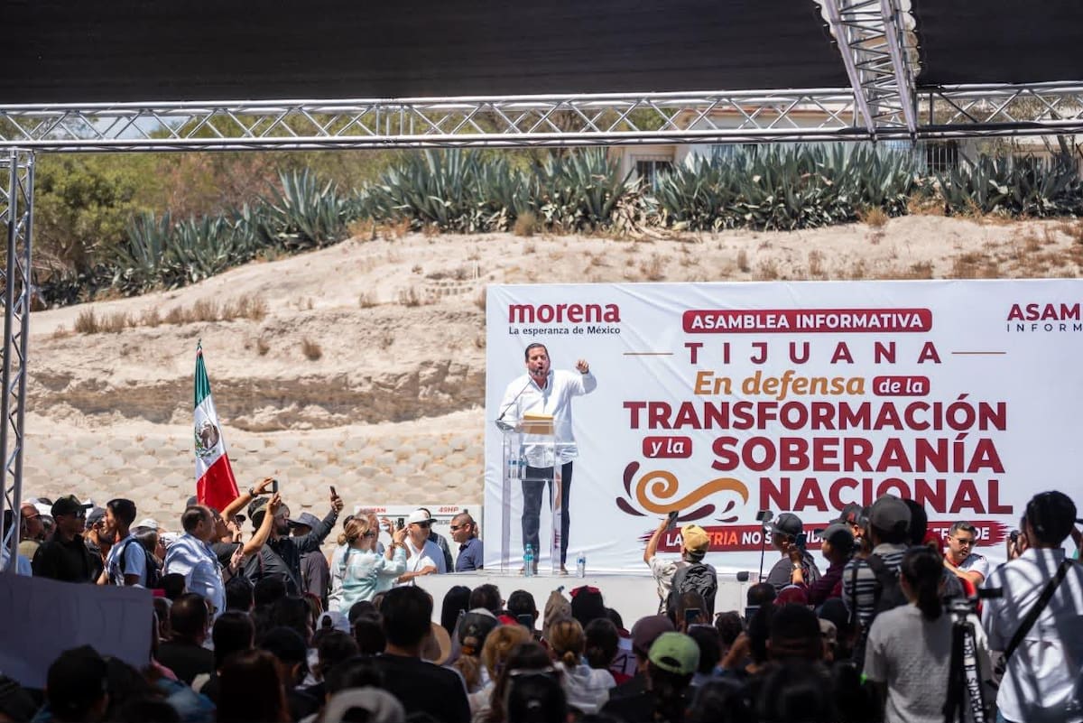 Ismael Burgueño Ruiz dirigió un mensaje a más de 10 mil asistentes reunidos en la Unidad Deportiva Mariano Matamoros, en Tijuana. Foto: Cortesía