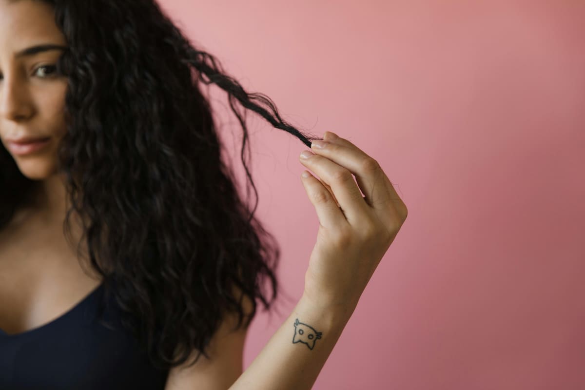 Trucos caseros para eliminar el frizz del cabello en minutos | Foto: pexels