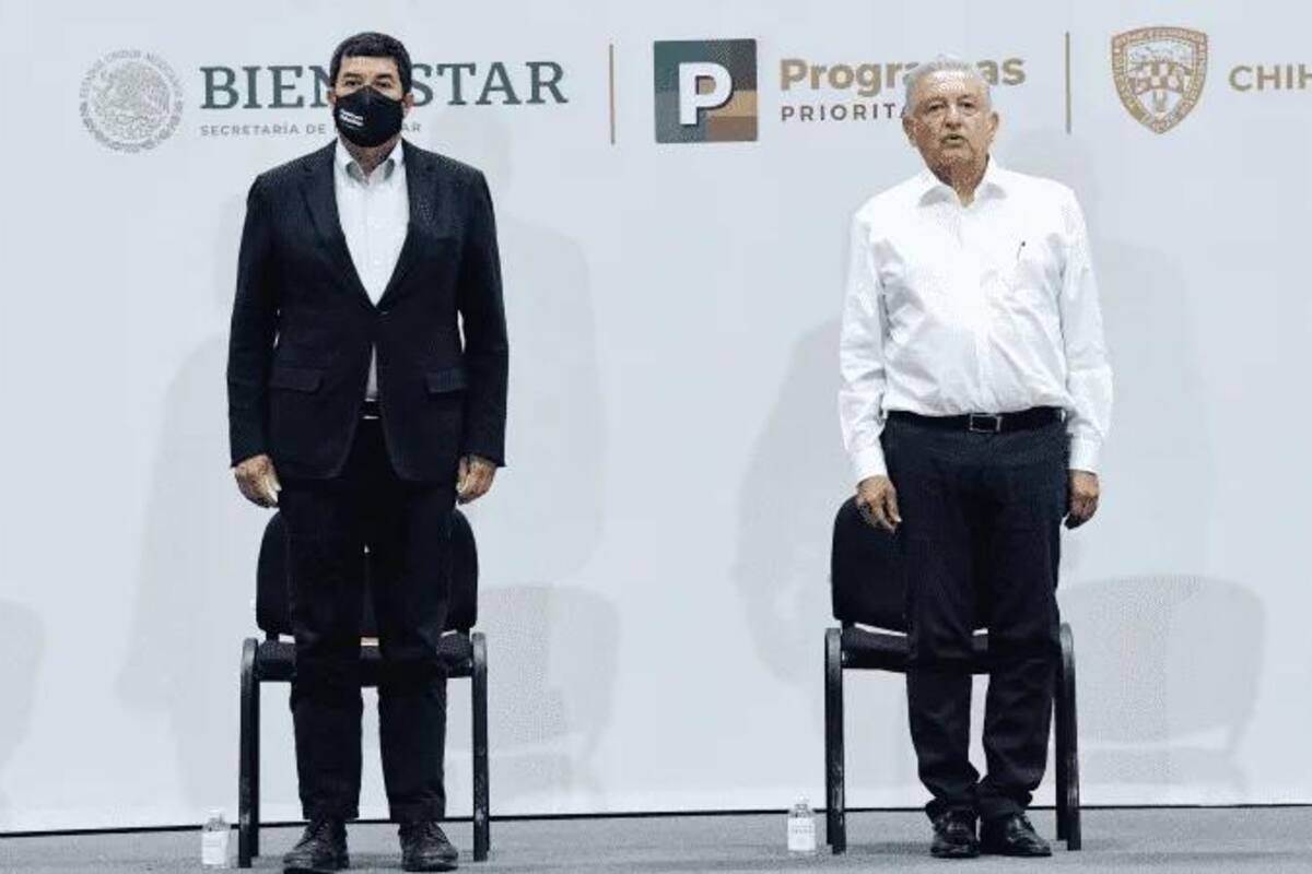 Javier Corral sale "feliz" de reunión con AMLO en Palacio Nacional