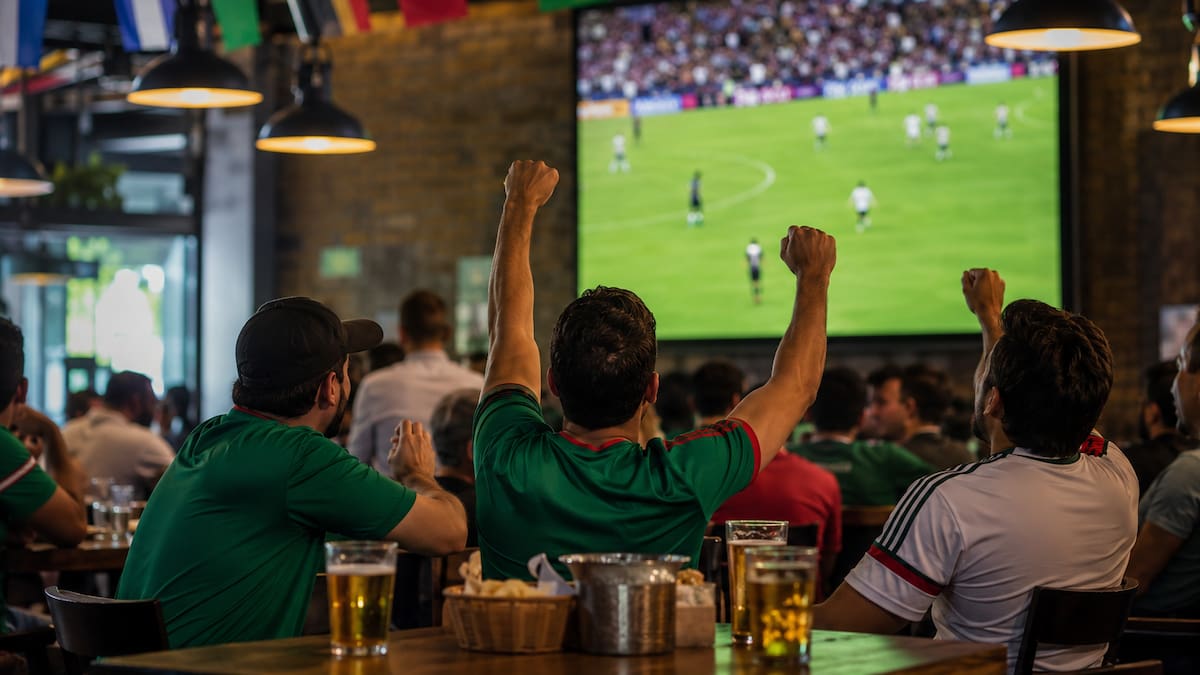 ¿Los restaurantes en México tendrán prohibido transmitir los juegos del Mundial 2026?