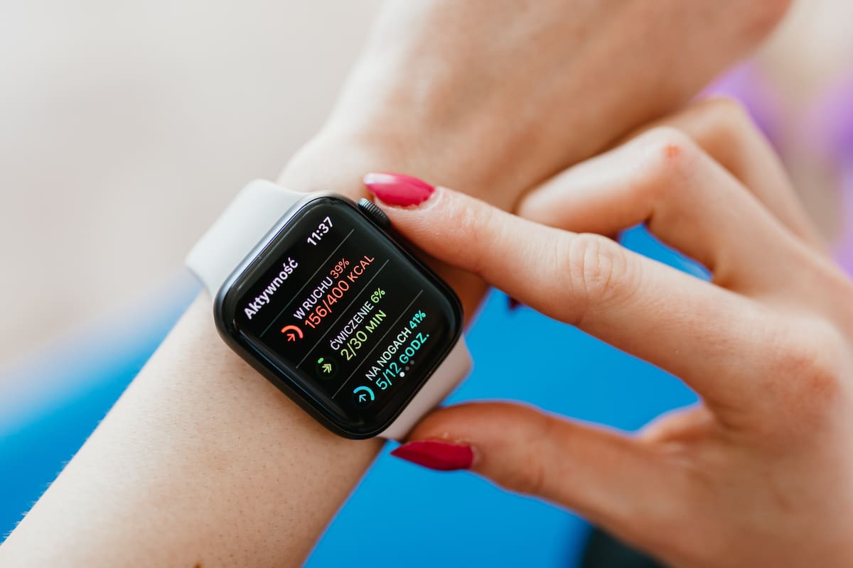 Relojes inteligentes ayudan a detectar arritmias cardíacas sin síntomas, revela estudio