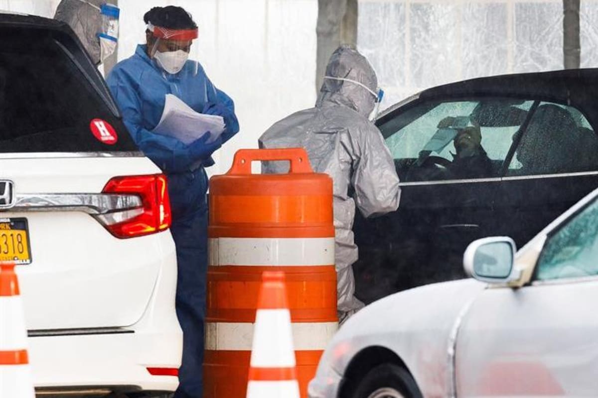 Nueva York instala laboratorio móvil para prueba del COVID-19
