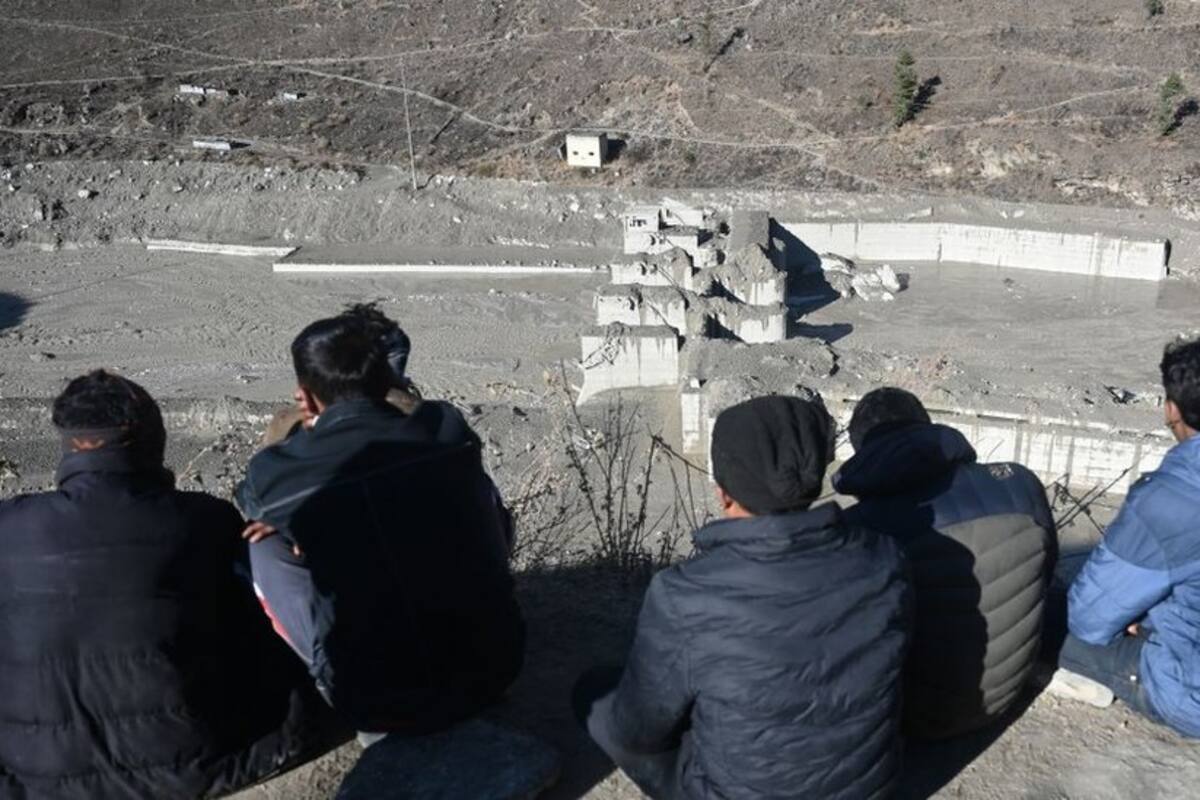 "Golpeó el suelo como si fueran 15 bombas atómicas": revelan detalles de la avalancha en el Himalaya que causó más de 200 muertes en febrero
