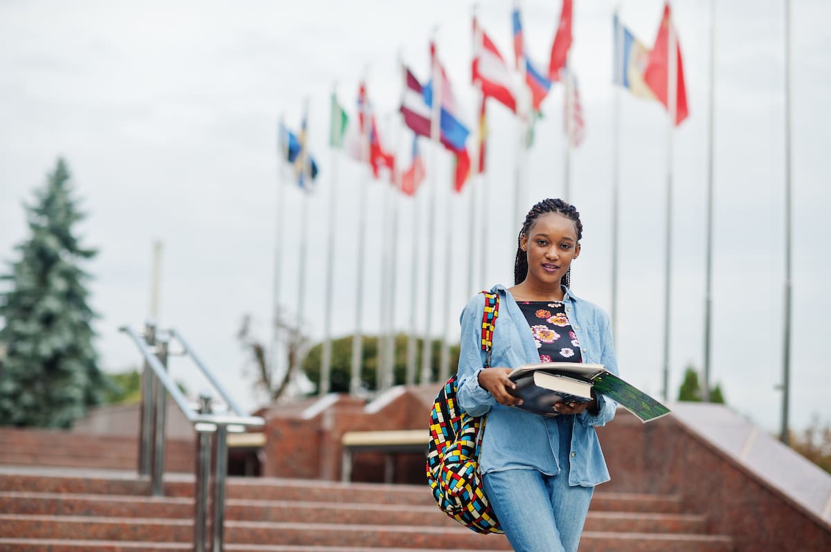 La Beca de Excelencia para Extranjeros está diseñada para atraer a estudiantes de otros países que deseen cursar estudios de licenciatura o maestría en instituciones mexicanas. | Magnific