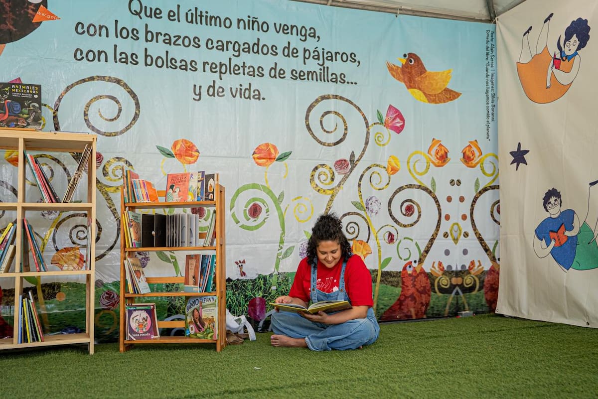 El evento instalado en la Avenida Revolución ofrece talleres, conferencias y salas de lectura dirigidas al público infantil y juvenil. Foto: Border Zoom
