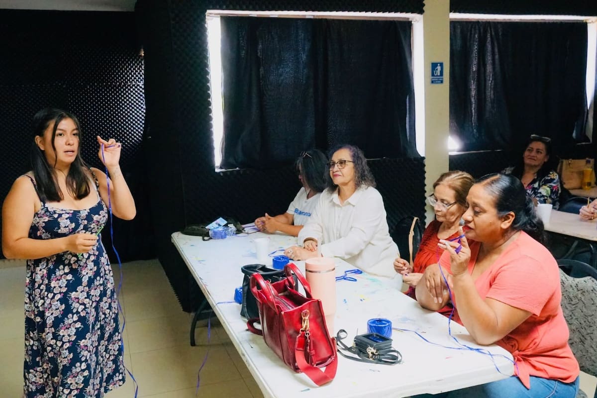 Tejer, crear y convivir: sanluisinos llenan taller de arte durante vacaciones