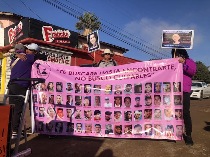 Mujeres indígenas marchan contra la violencia en San Quintín