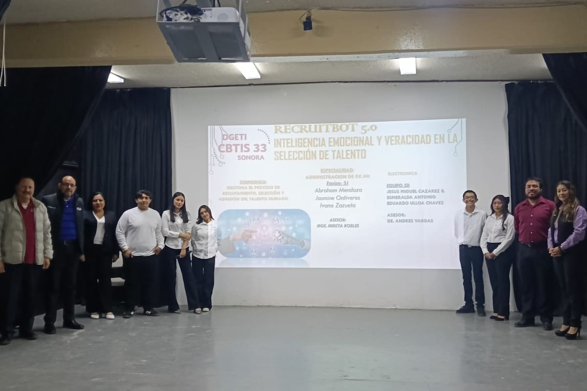 Presentan jóvenes proyectos de emprendimiento en concurso local de SLRC