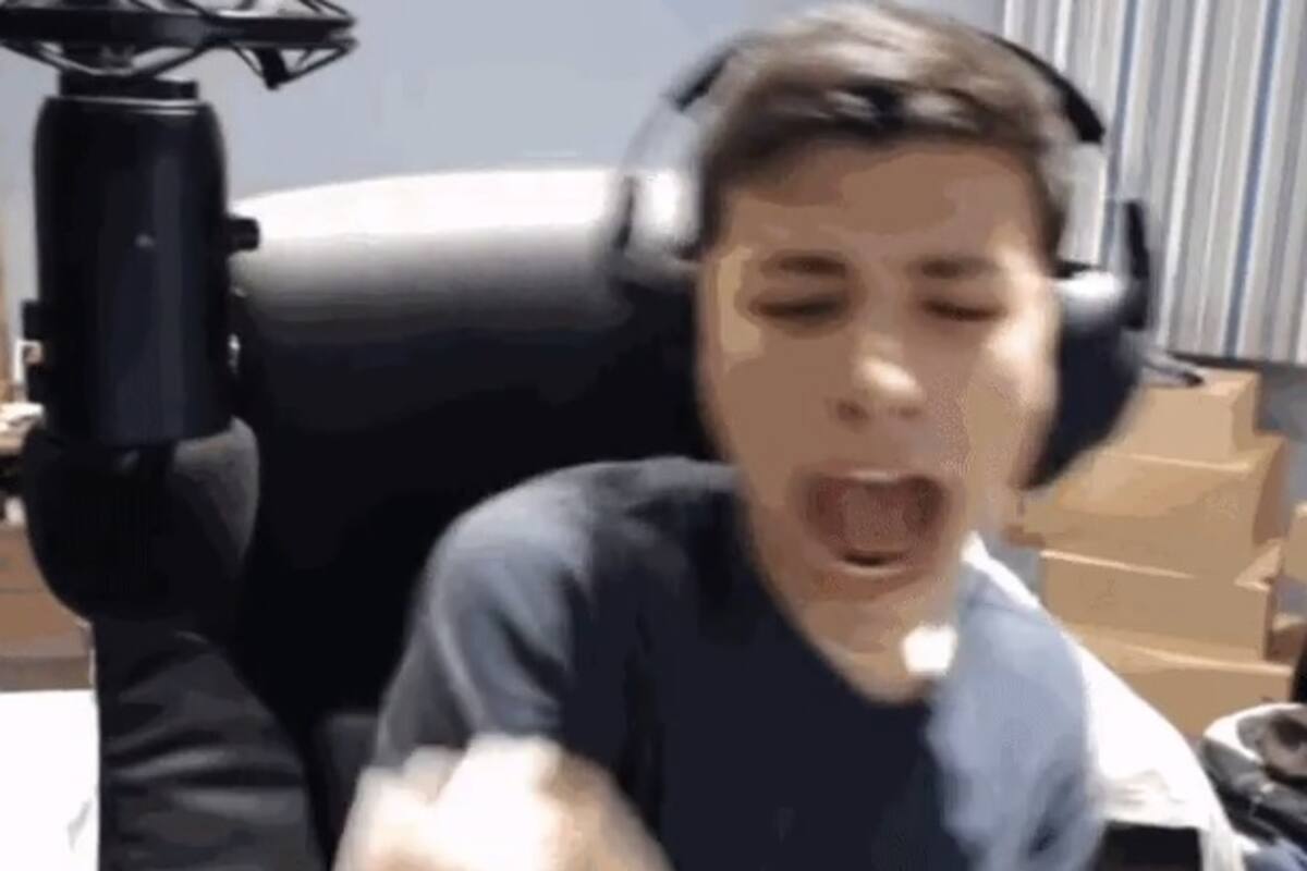 Youtuber recibe descarga eléctrica cada que pierde un corazón en Minecraft