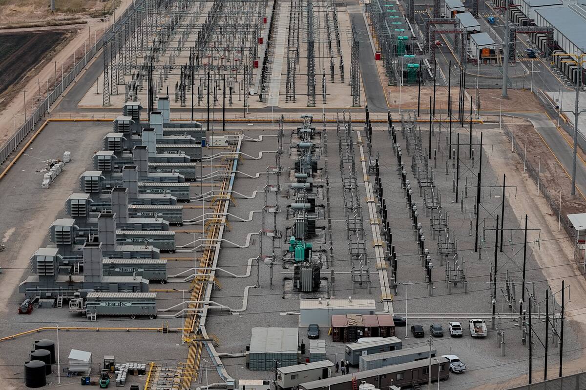 Realizan marcha para ampliar subsidio de luz