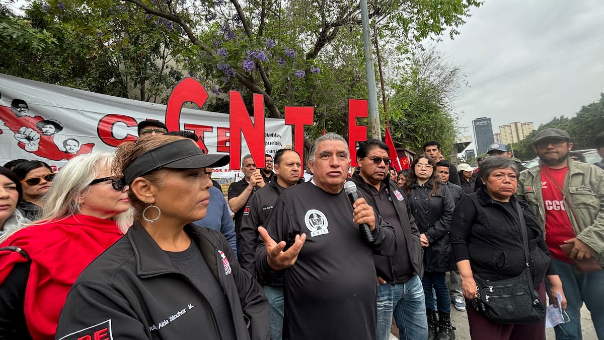 CNTE se manifiesta en Tijuana y exige pagos pendientes a docentes