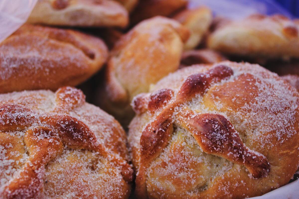 Disfruta de un delicioso pan de muerto con toque de agave