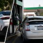 Auto eléctrico vs híbrido en México: cuál conviene más por consumo de gasolina, precio, mantenimiento y facilidad de uso