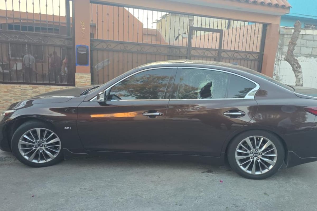 Ataque armado contra camioneta en Rosarito deja tres vehículos dañados
