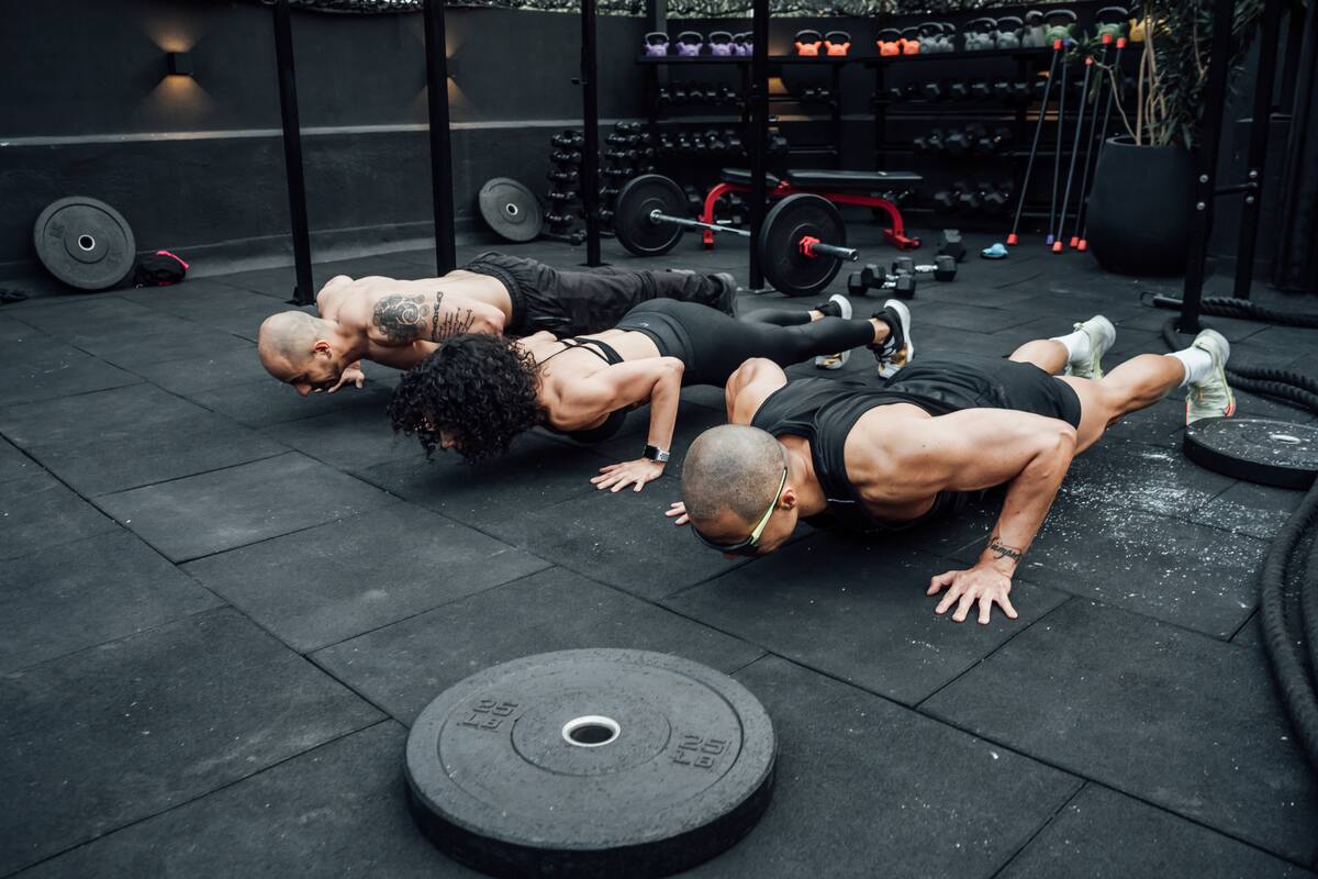 El número ideal de flexiones por edad, según expertos