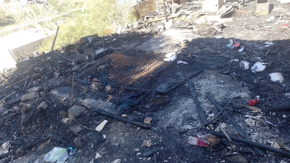 El siniestro ocurrió la madrugada del 25 de diciembre; no hubo lesionados, pero las pérdidas fueron totales. Foto: Cortesía