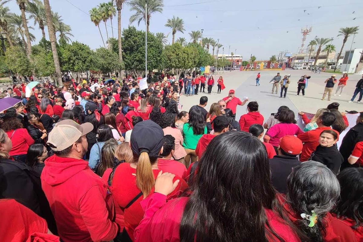 Paro de maestros deja escuelas sin alumnos y protestas en San Luis Río Colorado