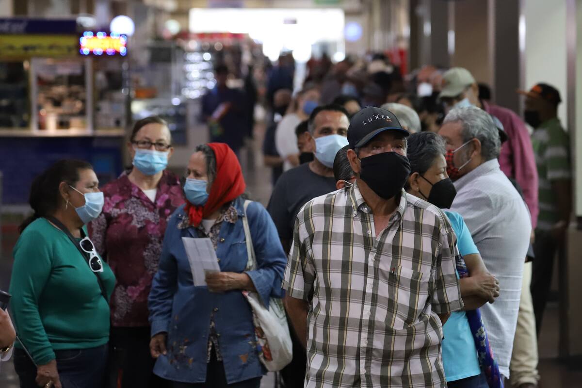 “Hasta se siente uno más fuerte”, dicen tras vacuna