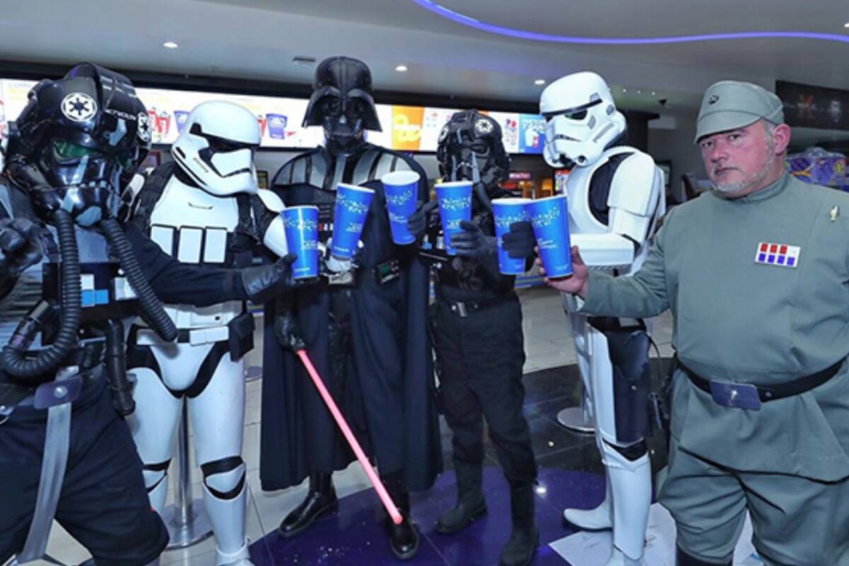Gastan miles de pesos fans de "Star Wars" por última cinta de la saga