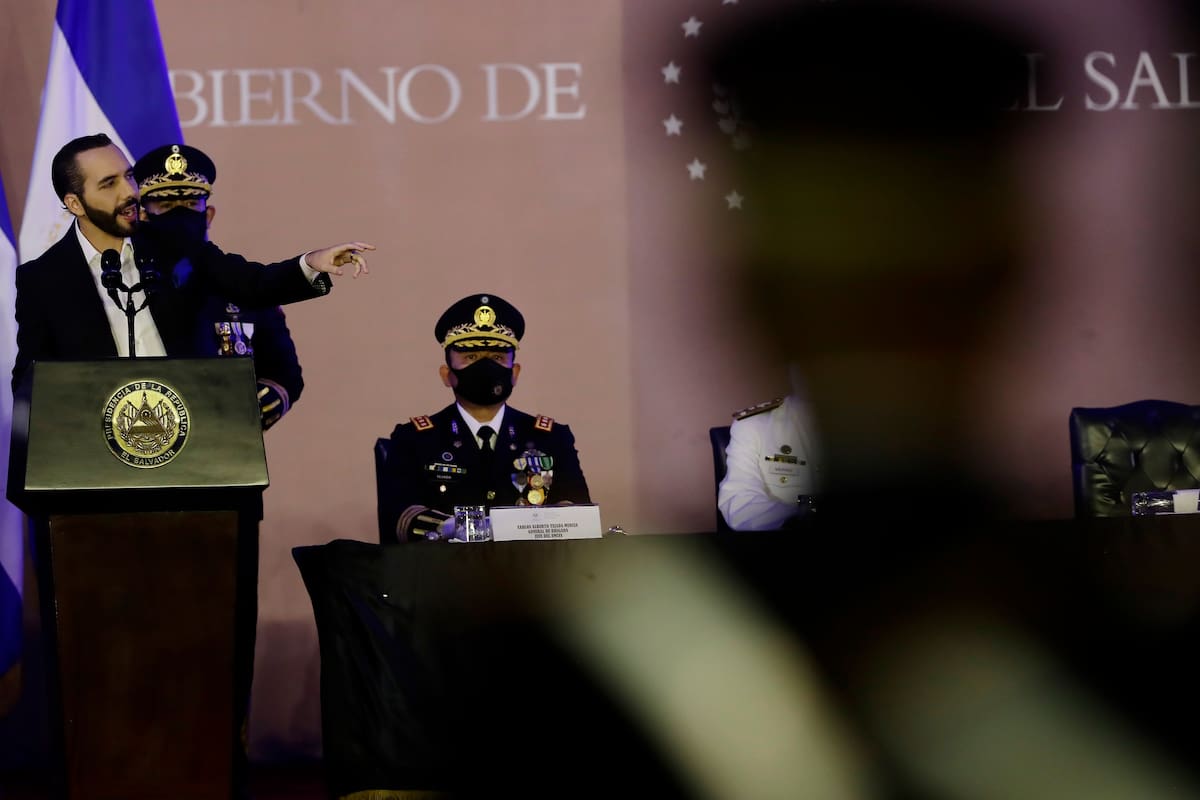 El Gobierno salvadoreño buscaría crear su propia criptomoneda, según El Faro