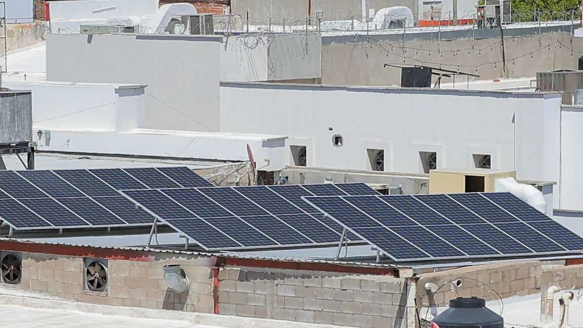 Cómo ser beneficiario de Techos Solares para el Bienestar y obtener paneles gratis de la Sener si pagas entre 200 y 700 pesos de CFE para ahorrar 60% anual
