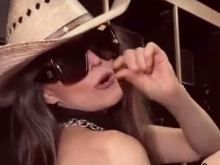 “No quiero más problemas con tu ‘mini-amor’”: Ana Bárbara reaparece en redes en medio de polémica matrimonial (VIDEO)