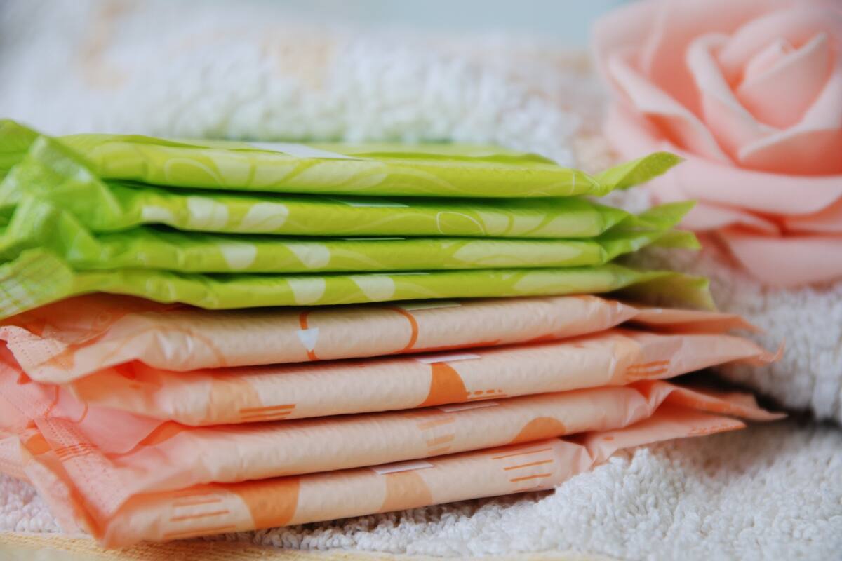 Menstruación: la primera nación del mundo en ofrecer gratis productos sanitarios femeninos