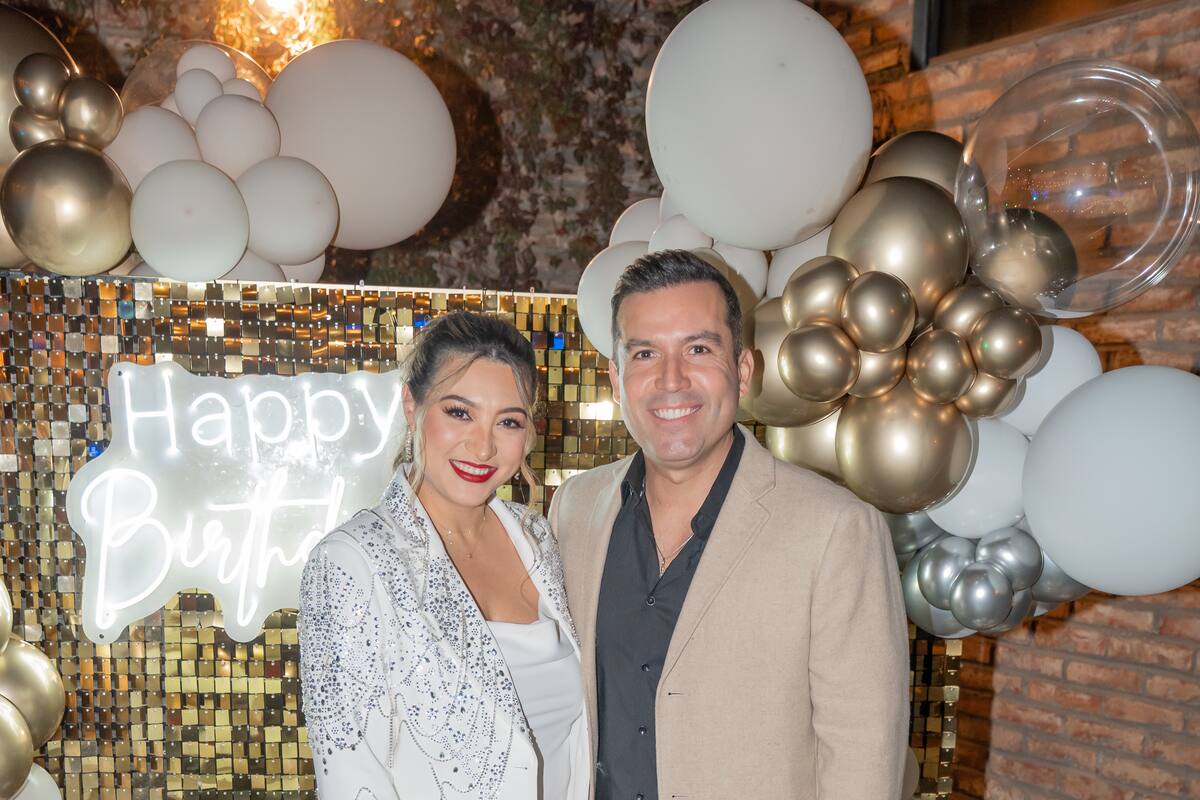 ¡Elaine Moreno , sabe cómo celebrar su cumpleaños!