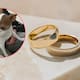Pareja entrega anillos de oro para recuperar a su perrita