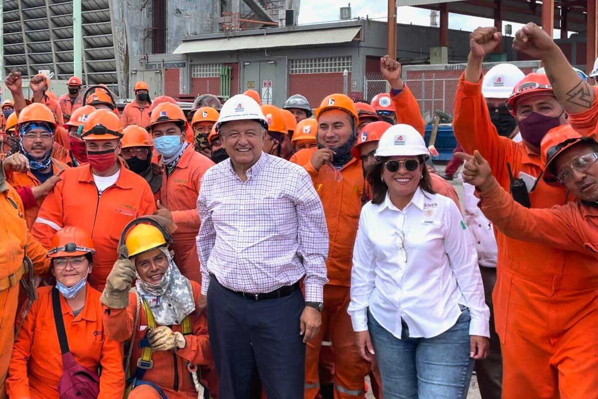 AMLO supervisa modernización y construcción de refinería de Pemex en Nuevo León