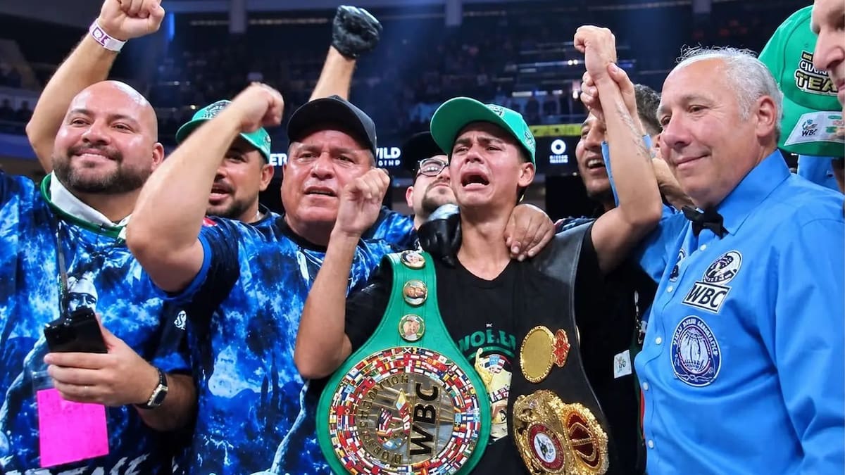 ¡Histórico! Sergio ‘Yoreme’ Mendoza es el primer hermosillense campeón mundial absoluto tras noquear a Sandoval