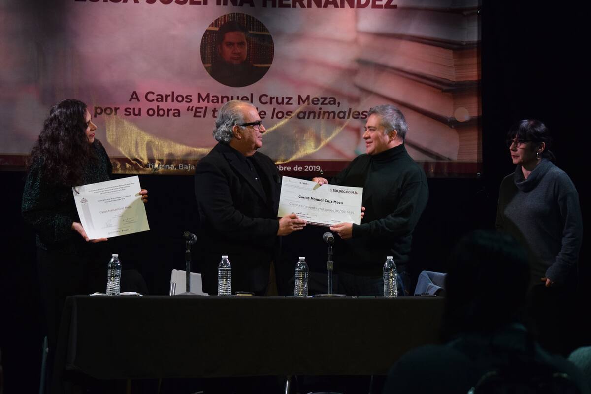 Recibe escritor veracruzano Premio Bellas Artes BC de Dramaturgia 2019