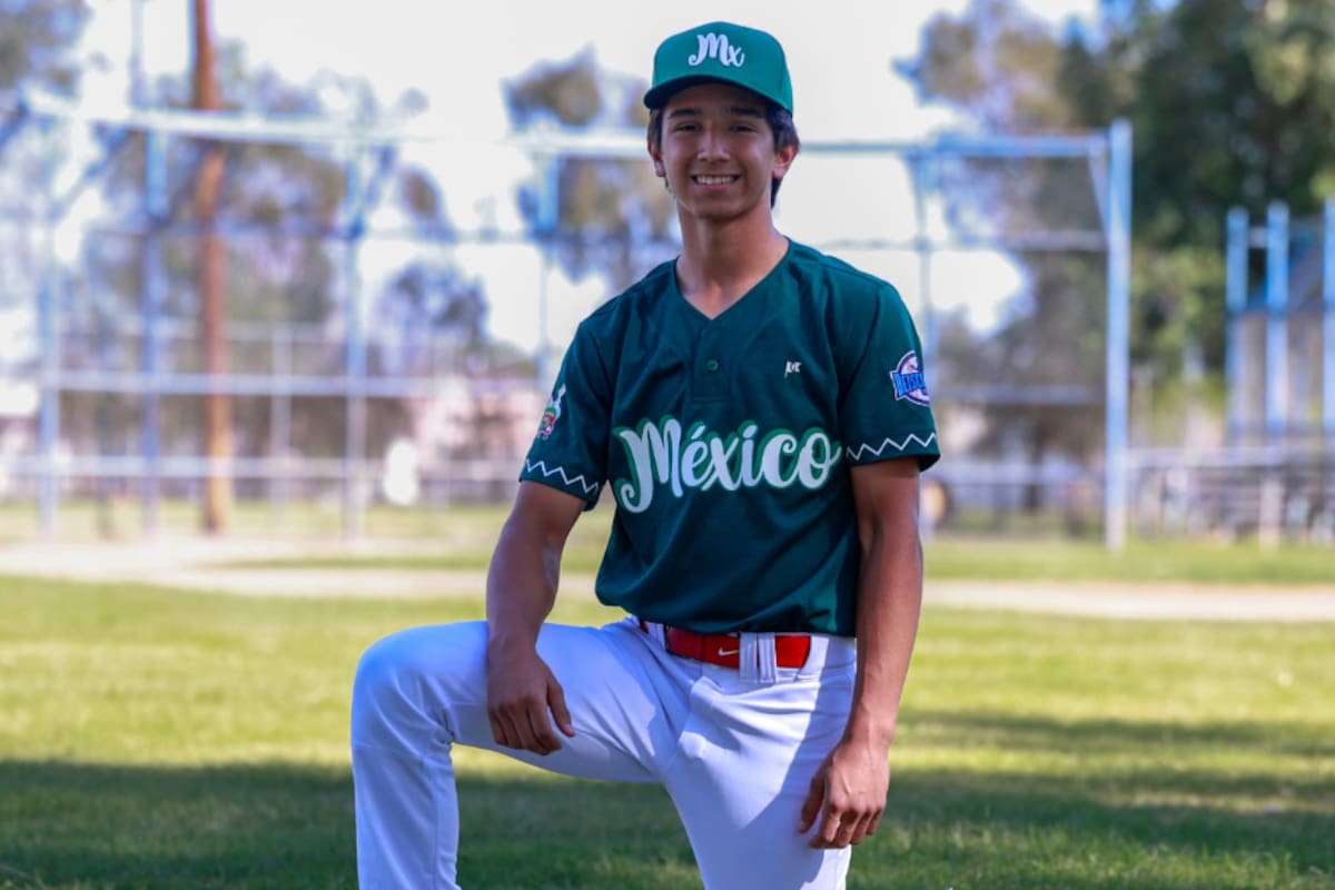 Dayron Robledo representará a México en la Serie de Béisbol de las Américas