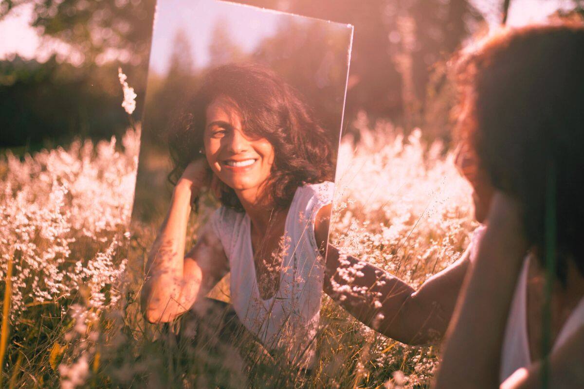 Falsas creencias que limitan tu confianza y cómo cambiarlas, según la psicología