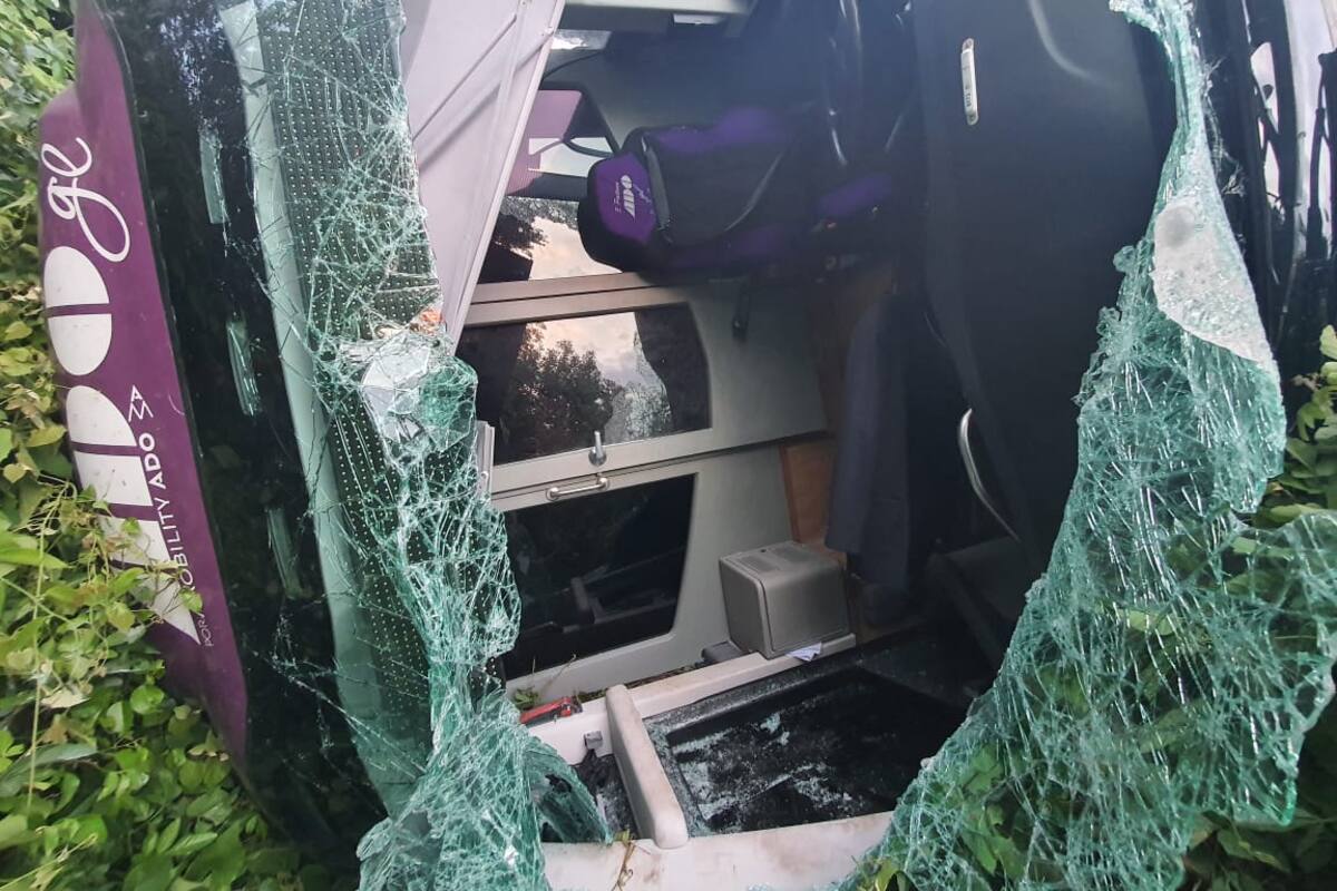 Veracruz: volcamiento de autobús deja 13 lesionados