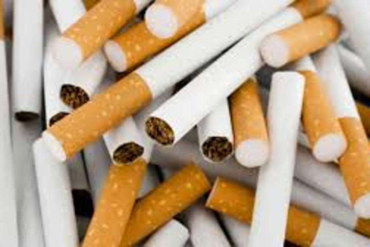 Joven busca que su amigo deje el cigarro con loca estrategia
