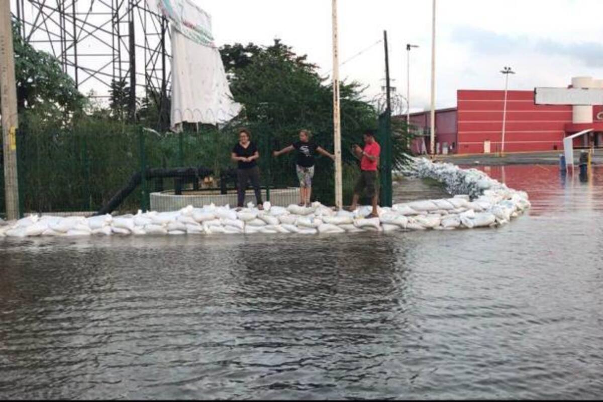 Río Grijalva se desborda y deja zonas bajo el agua en Tabasco