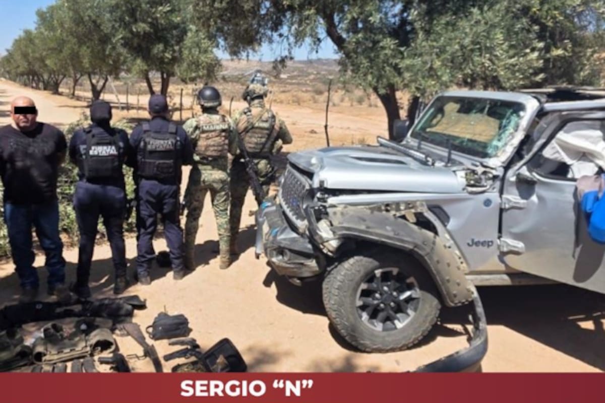Capturan en Tecate a presunto jefe criminal con arsenal, droga y vehículo robado en el extranjero