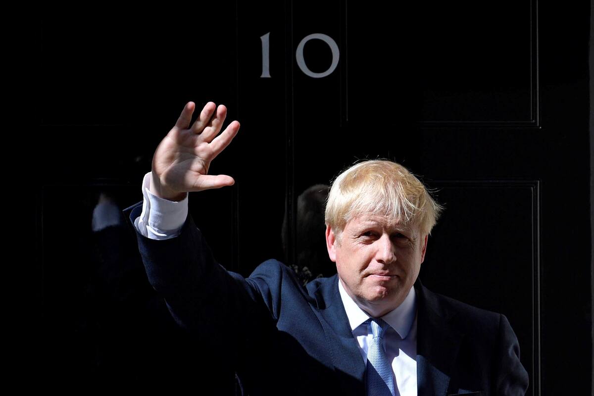 Conservadores moderados critican plan de Johnson de cerrar el Parlamento