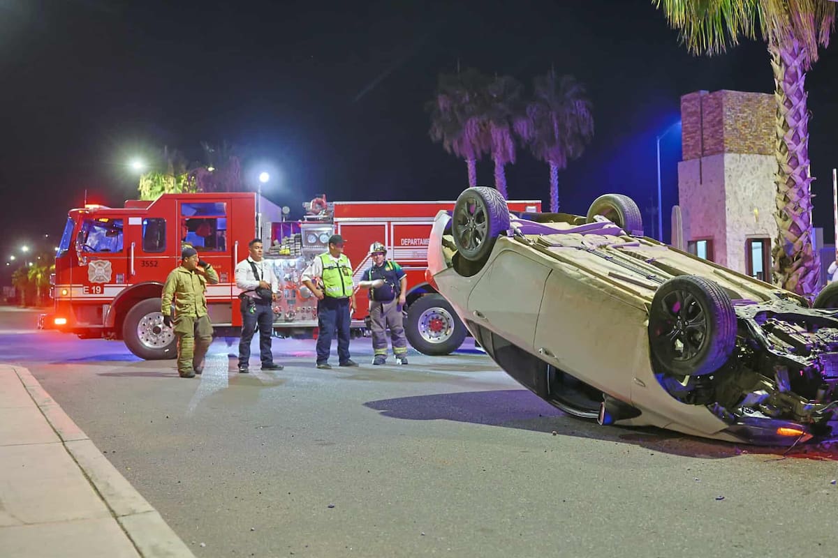 Se vuelca vehículo al norponiente de Hermosillo