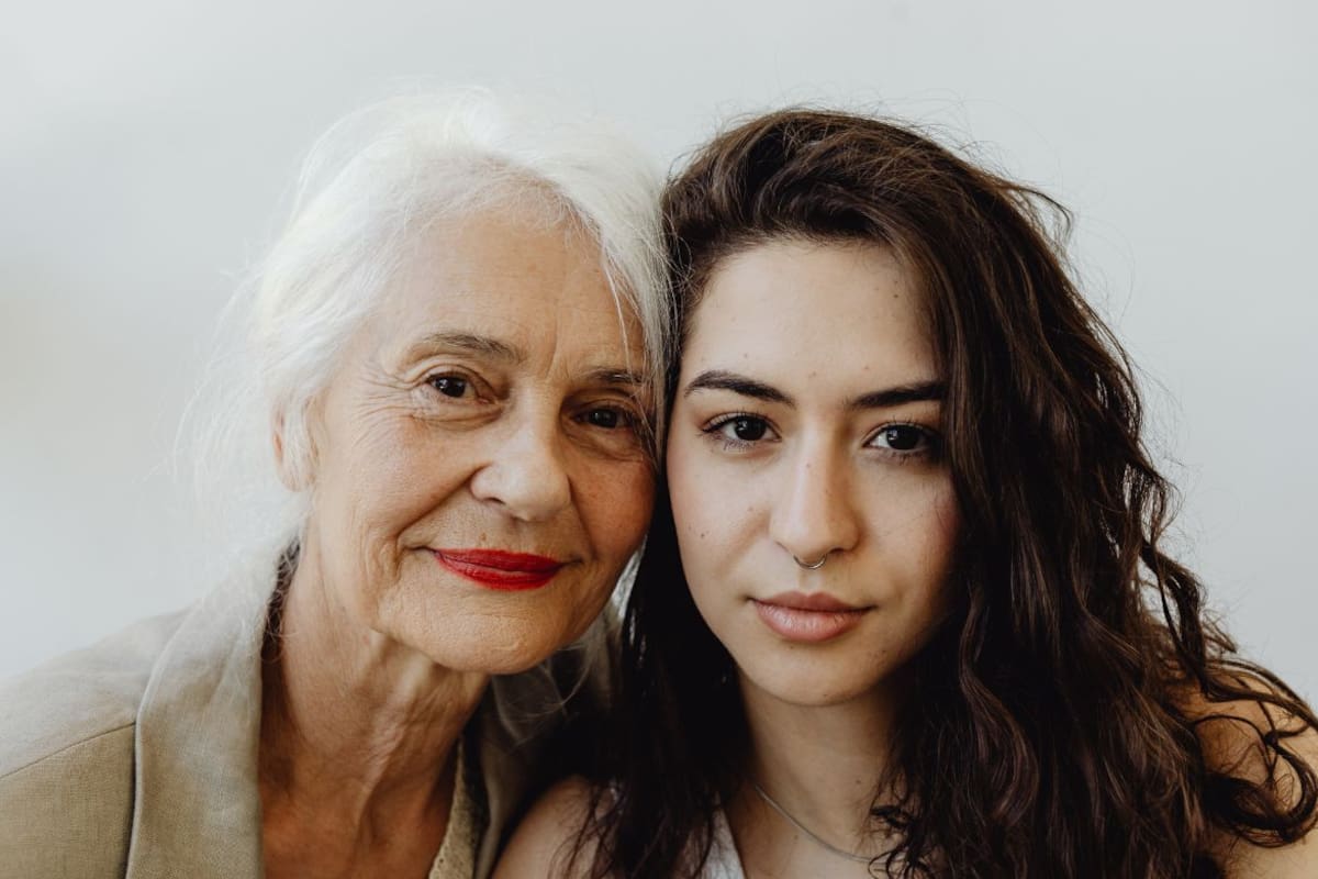 Nuevo análisis de sangre permitiría detectar hasta 25 años antes el riesgo de demencia en mujeres, un avance médico que busca anticipar diagnósticos y mejorar la prevención de enfermedades neurodegenerativas antes de la aparición de síntomas